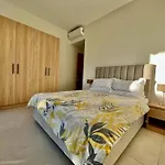 A Beachfront Haven - Ocean Point B2