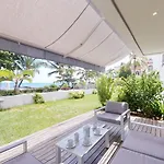 Les Estivales Beachfront Suites & Penthouses With Lov