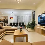 Villa Palmeras - 4 Bedrooms Ac Modern Luxury Villa