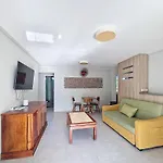 Blue Reef Blue Bay