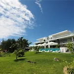 Myra Seafront Suites With Lov