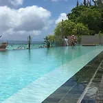 Obiches Luxury Beachfront Apartment Trou-Aux-Biches