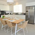 Obiches Luxury Beachfront Apartment Trou-Aux-Biches