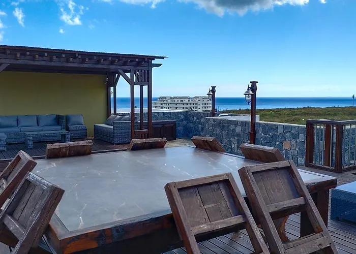 Deluxe Ocean View Penthouse With Private Roof Deck