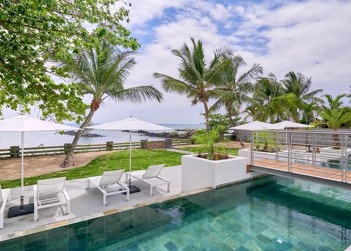 Les Estivales Beachfront Suites & Penthouses With Lov