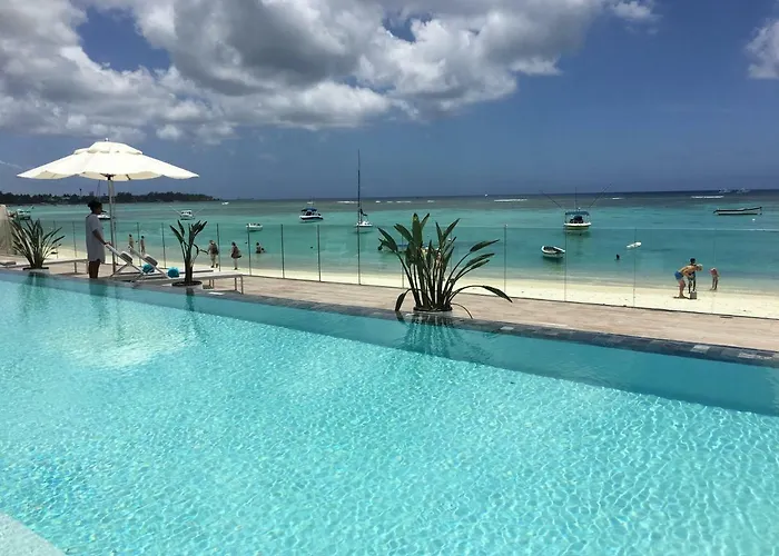 Obiches Luxury Beachfront Apartment Trou-Aux-Biches
