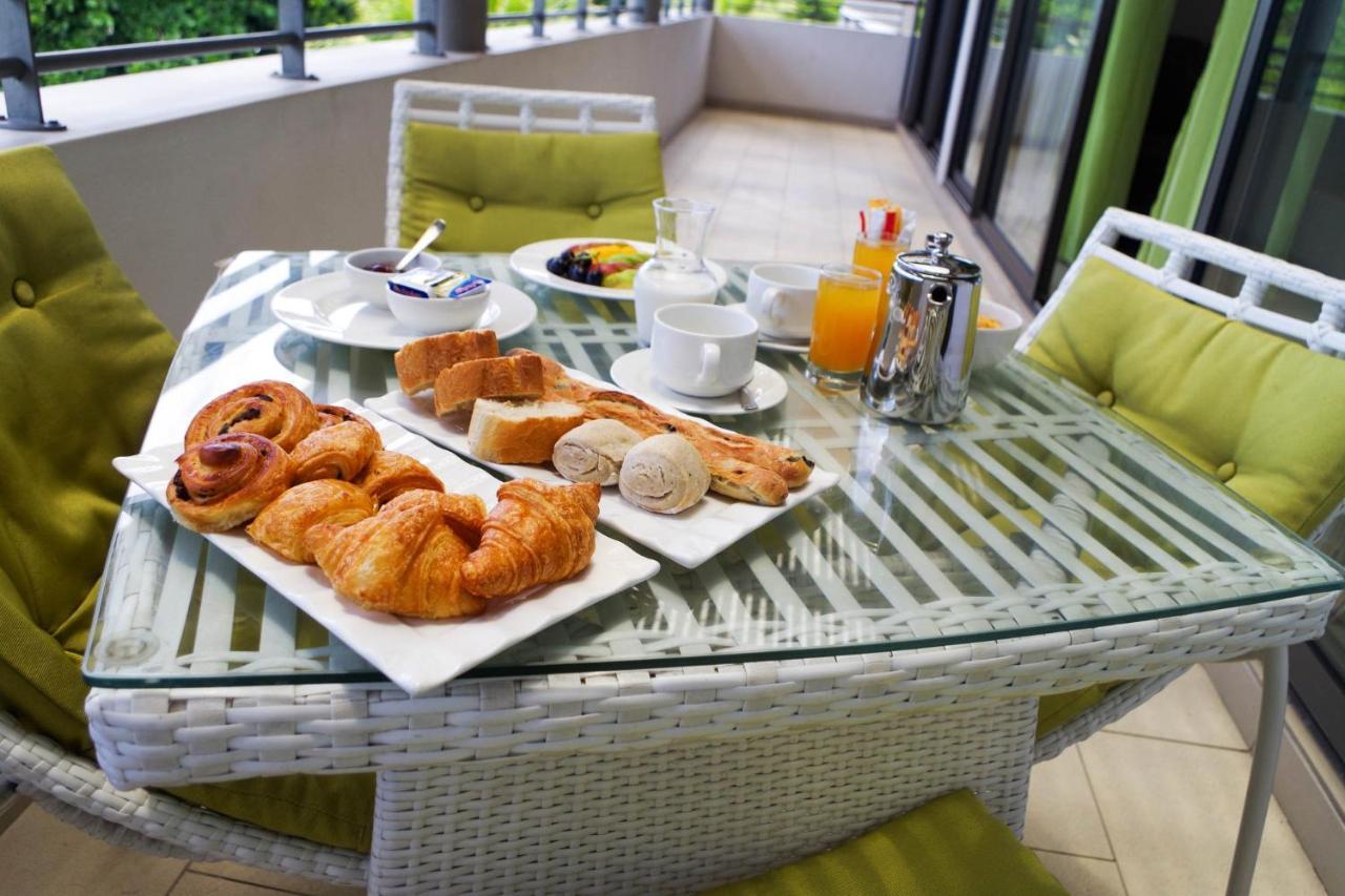 Apartment Nitzana Residences & Restaurant Pereybere Beach