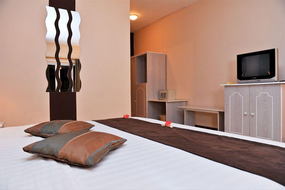 Hotel De Conti 2*