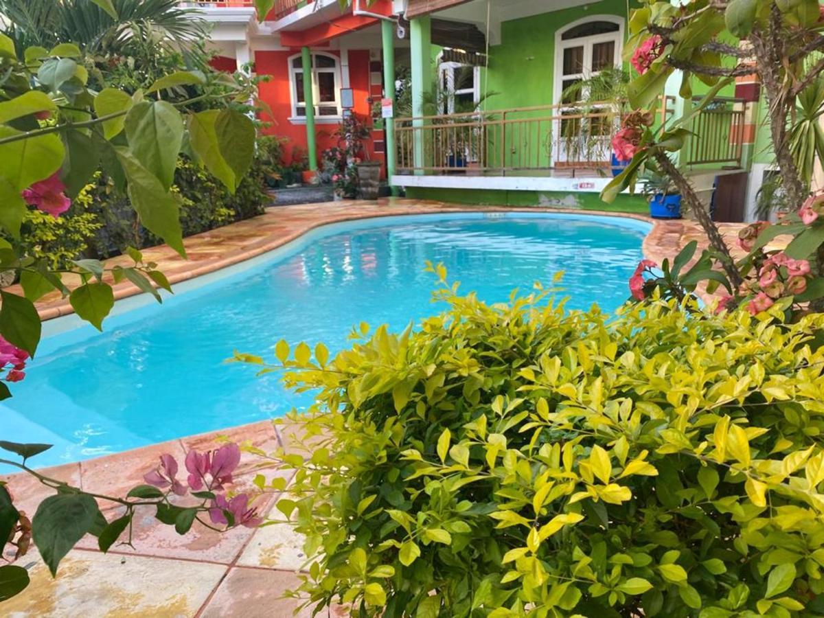 Charming Pereybere With Shared Pool Apartment *