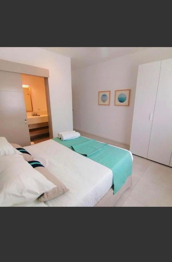 Eastern Blue Beachfront Luxury Apartamento