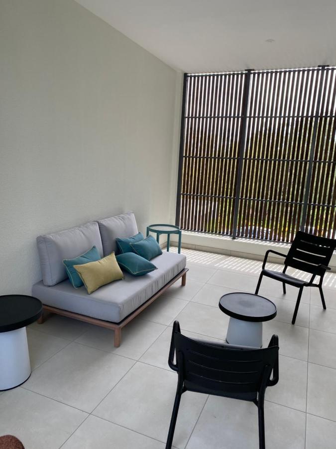 Eastern Blue Beachfront Luxury Apartamento Poste Lafayette