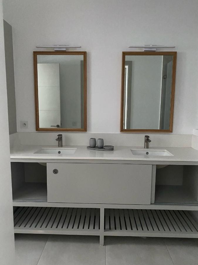 Eastern Blue Beachfront Luxury Apartamento Poste Lafayette