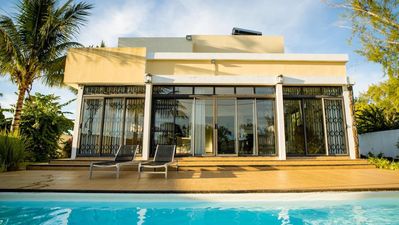 Angelou - Sunlit Getaway With Pool And Wifi *