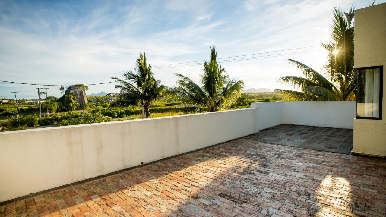 Angelou - Sunlit Getaway With Pool And Wifi Belle Mare