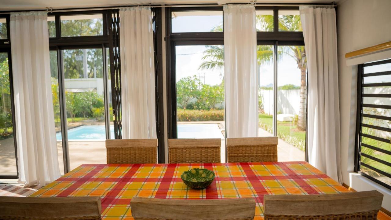 Angelou - Sunlit Getaway With Pool And Wifi Villa