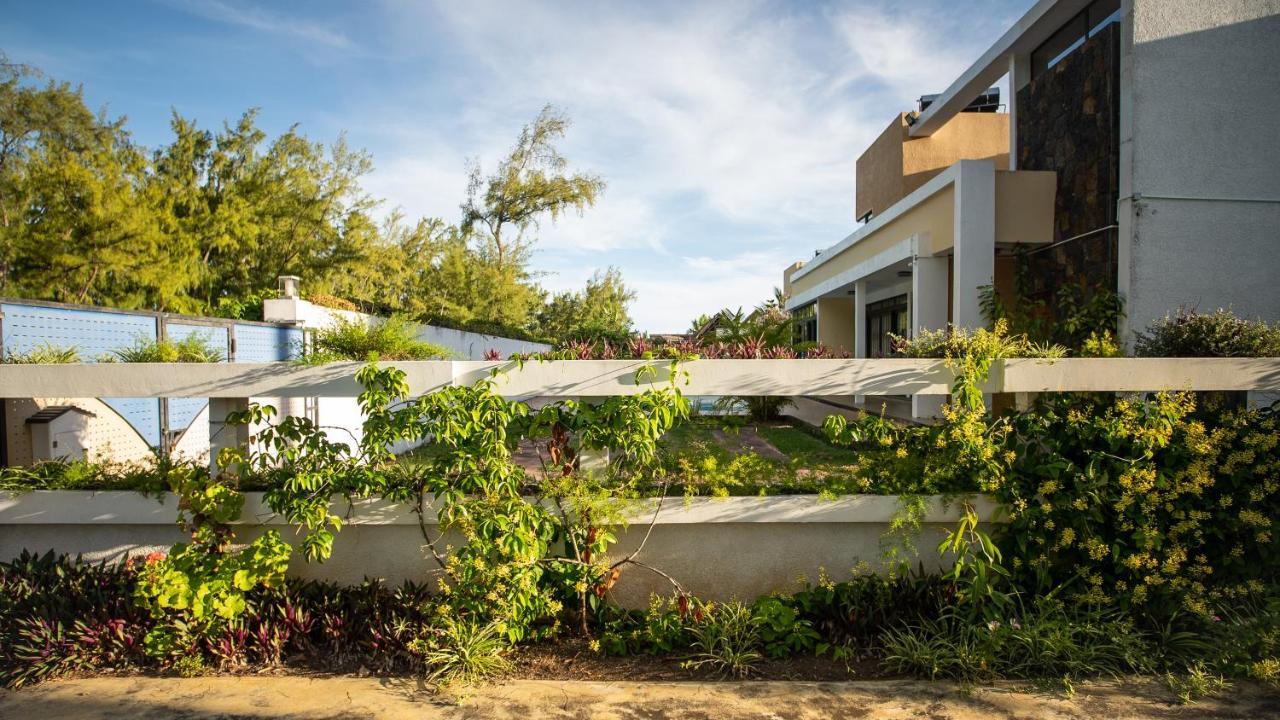 Villa Angelou - Sunlit Getaway With Pool And Wifi