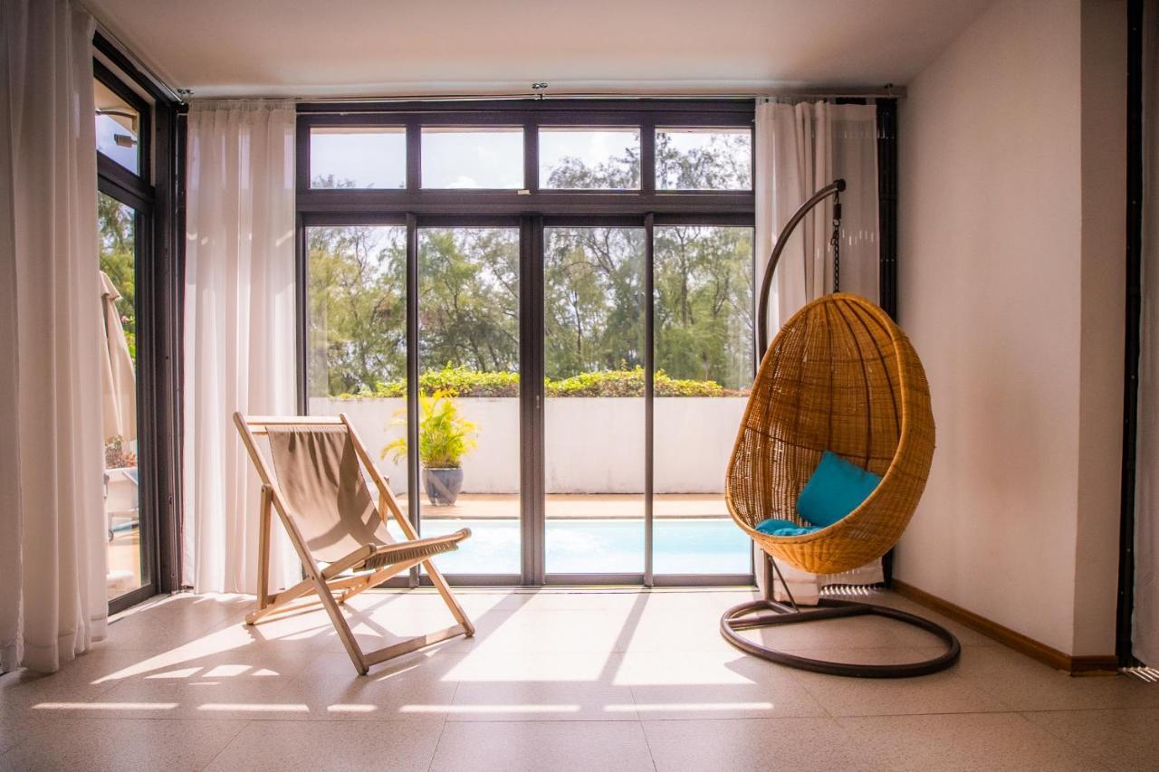 Simone: Sunlit Getaway W/ Pool + Wifi Belle Mare