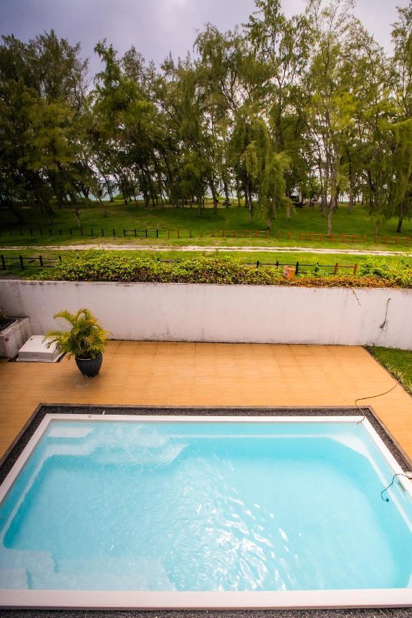 Simone: Sunlit Getaway W/ Pool + Wifi