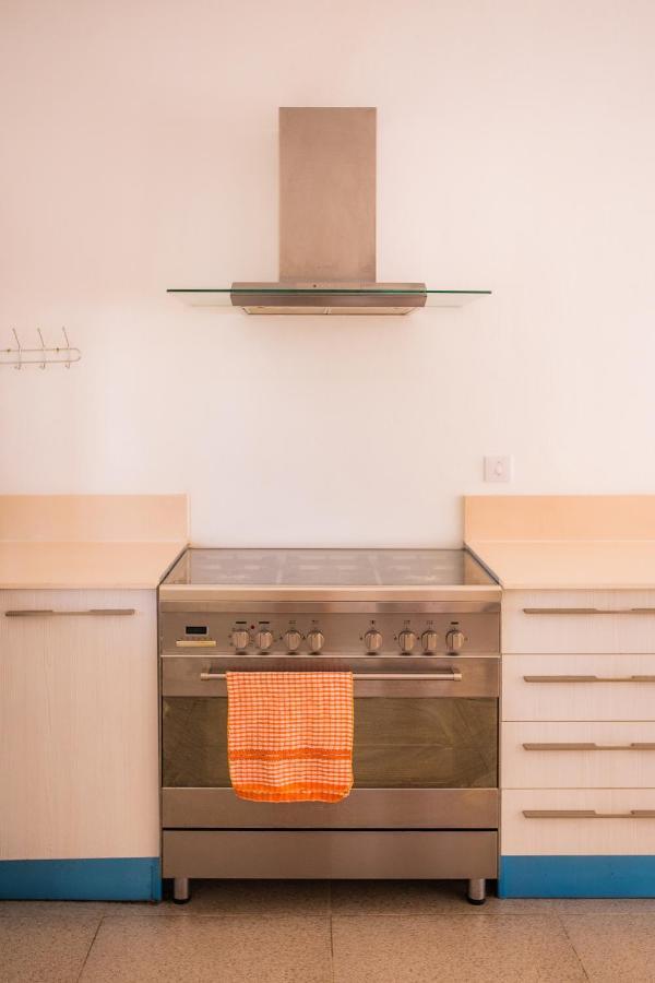 Pousada Simone: Sunlit Getaway W/ Pool + Wifi
