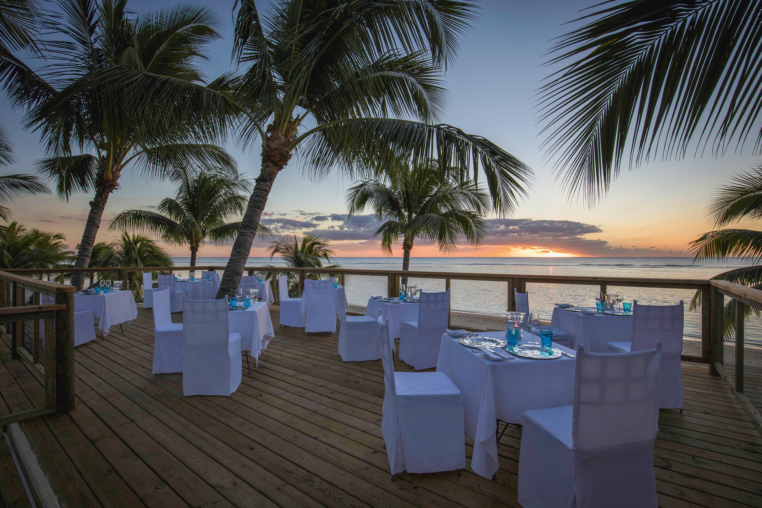 Victoria Beachcomber & Hotel