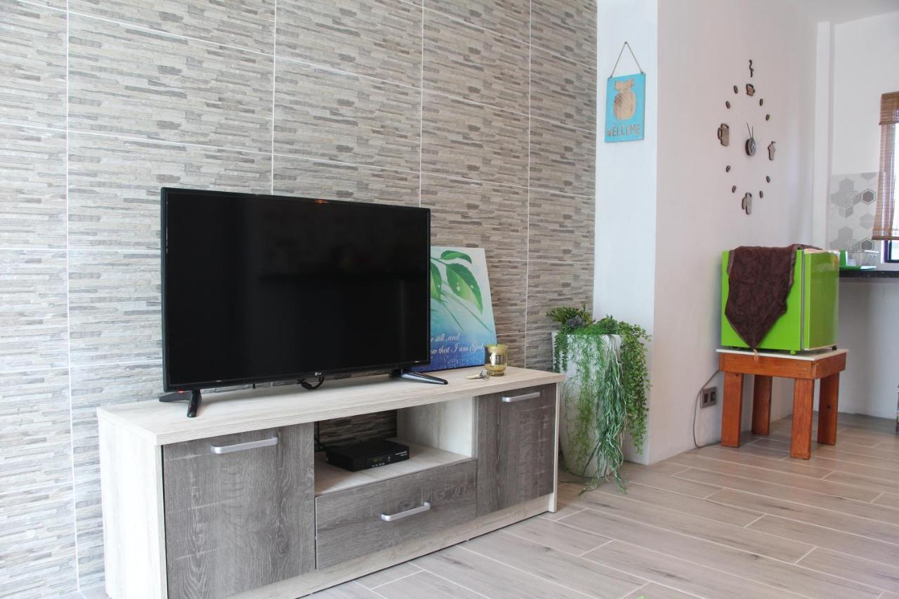 Aj Apartment *