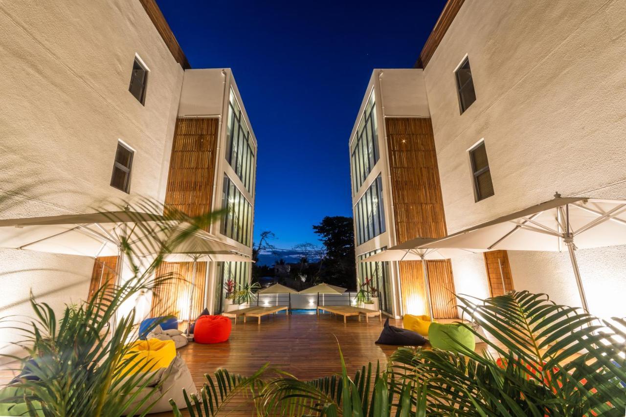 Penthouse 13 - One Bay With Private Rooftop Terrace And Dip In Pool Pereybere Beach