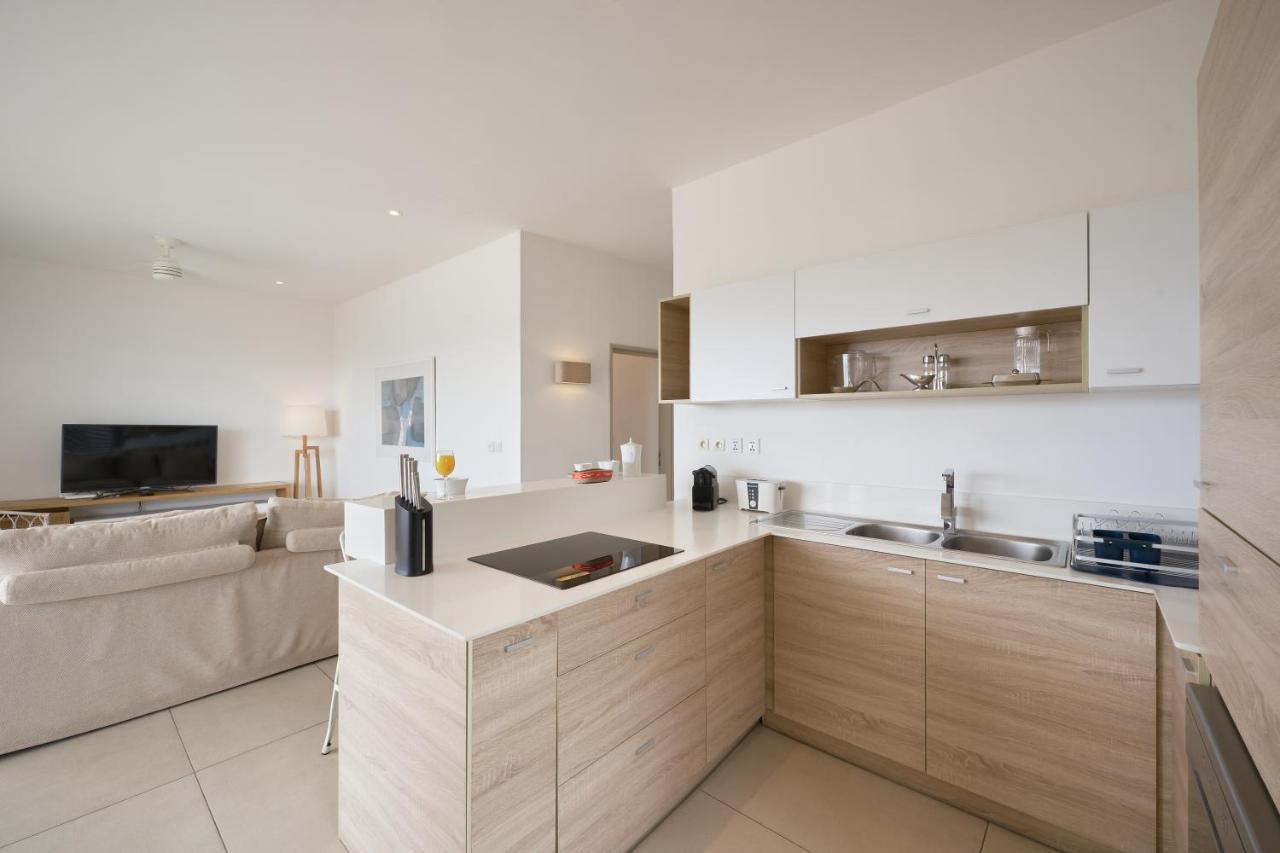 Les Estivales Beachfront & Penthouses With Lov