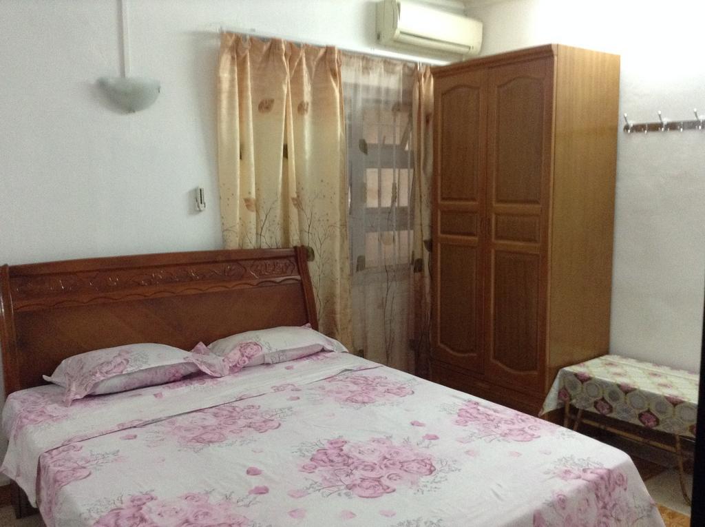 Ebrahim Flats - Grand Baie Beach * Grand Baie