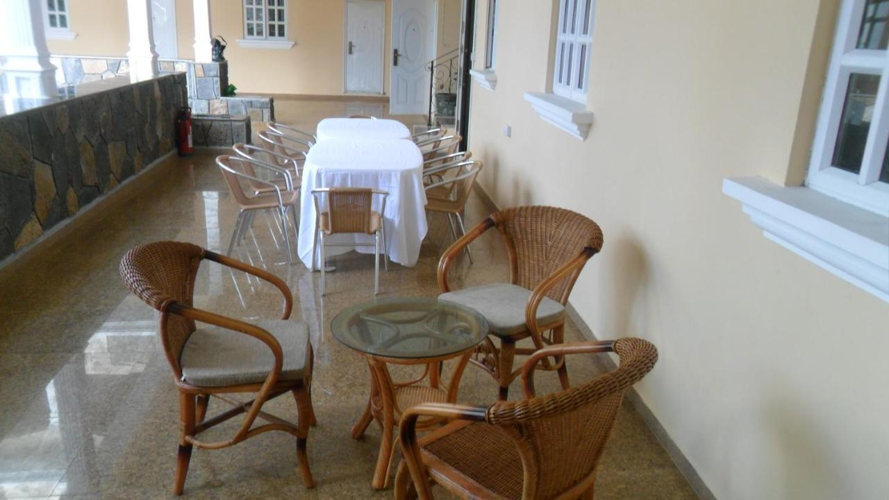 Les Lilas Inn 3*