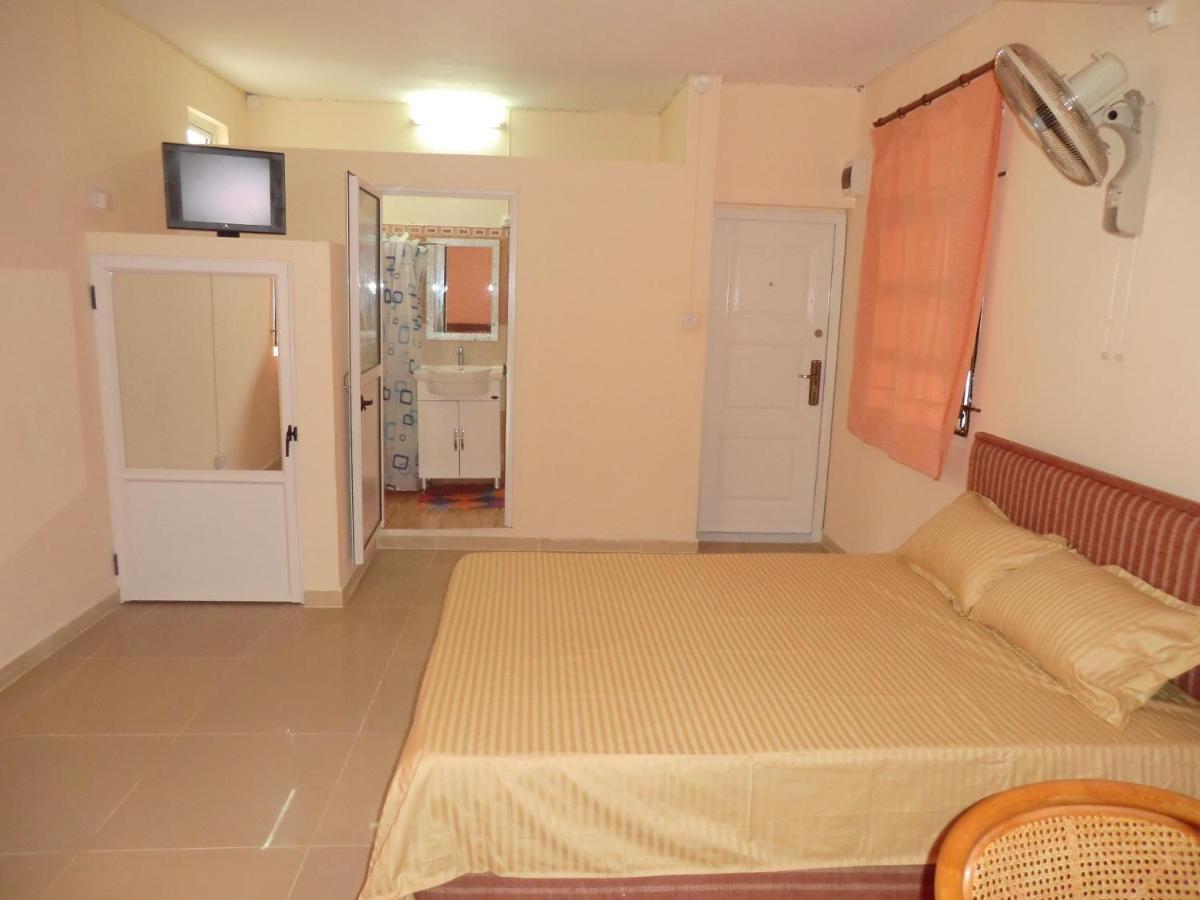 Inn Les Lilas 3*