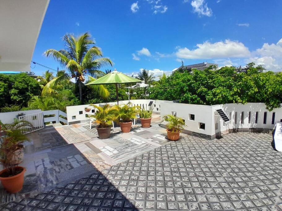 Citronella - 3 Bedrooms 1st Floor Apartment Pereybere Beach
