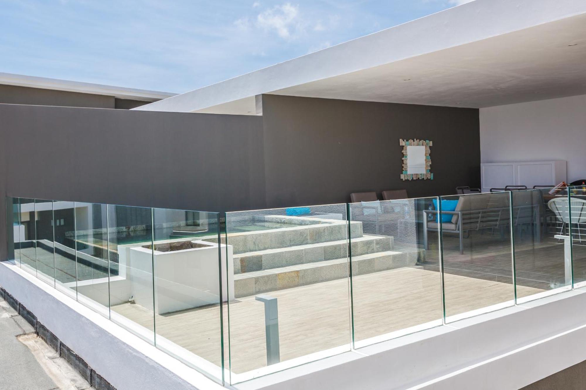 Latitude By Horizon Holidays * Riviere Noire
