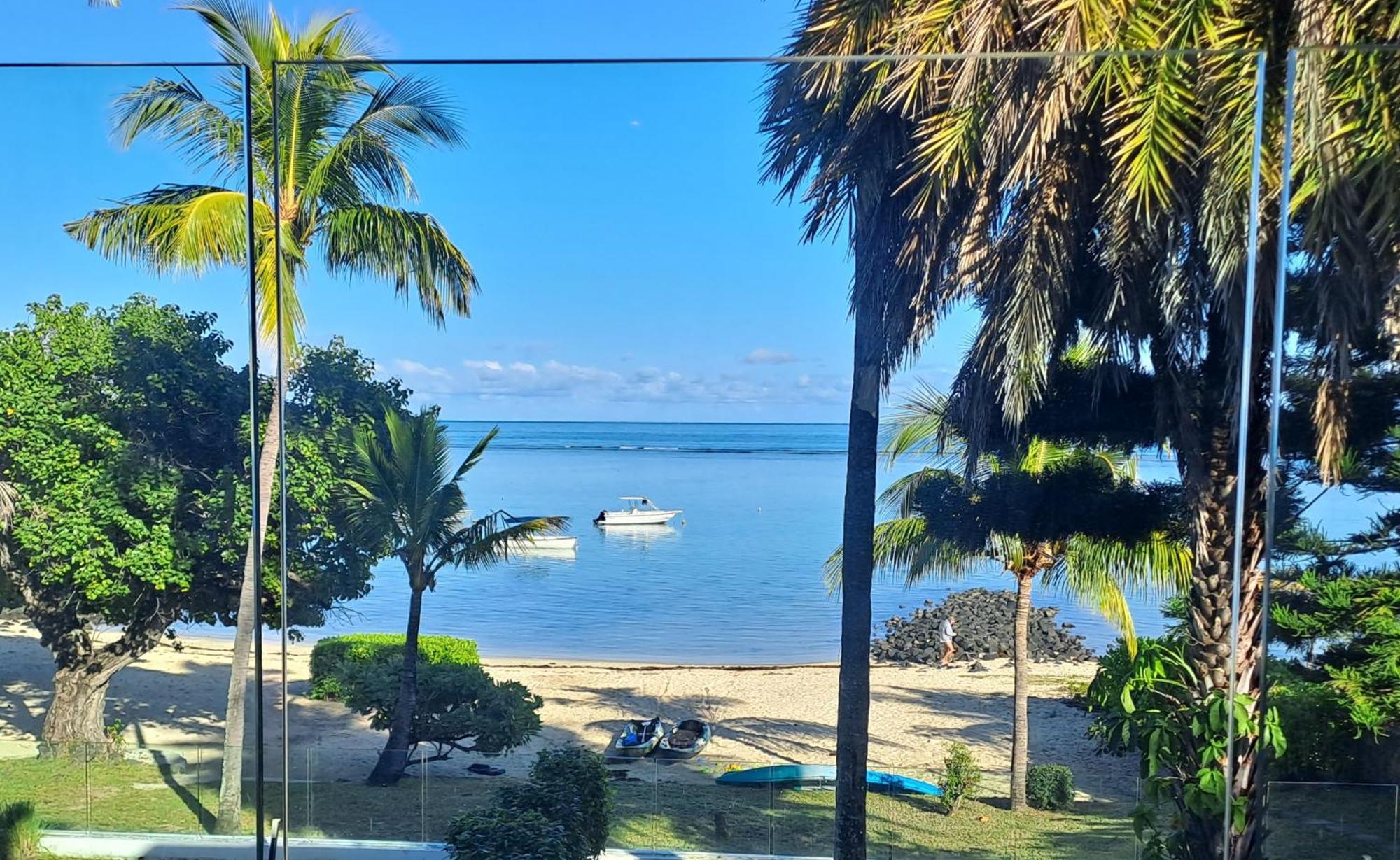 Caplage -beach Front Luxury At Searock Apartment Tamarin