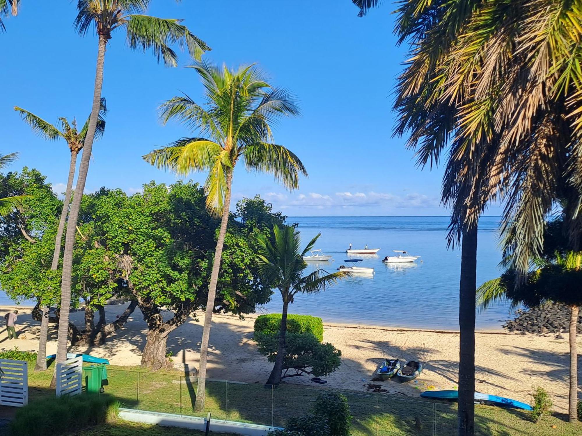 Caplage -beach Front Luxury At Searock Apartment Tamarin