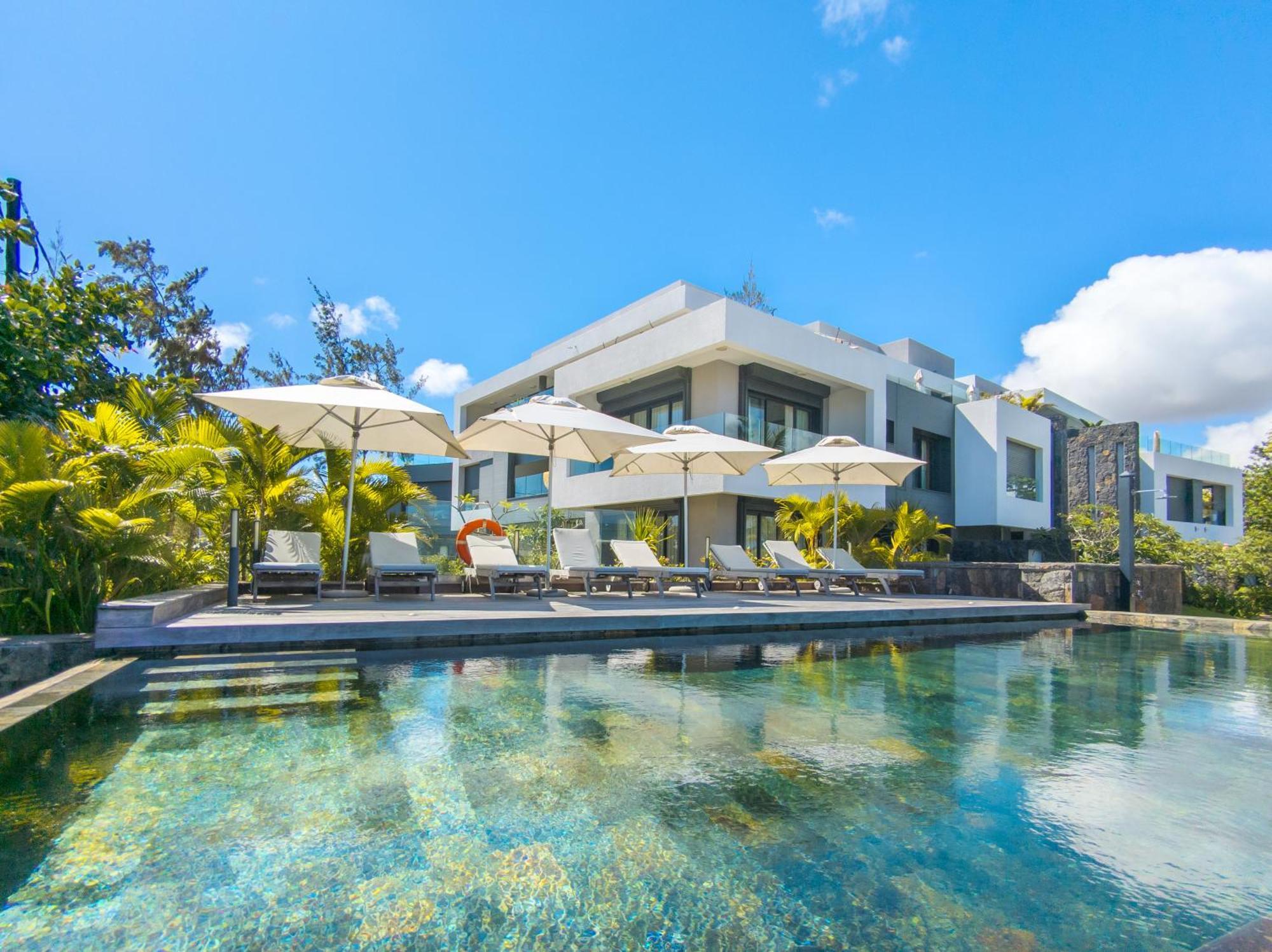 Pointe D'azur Sea-view With Lov Apartment