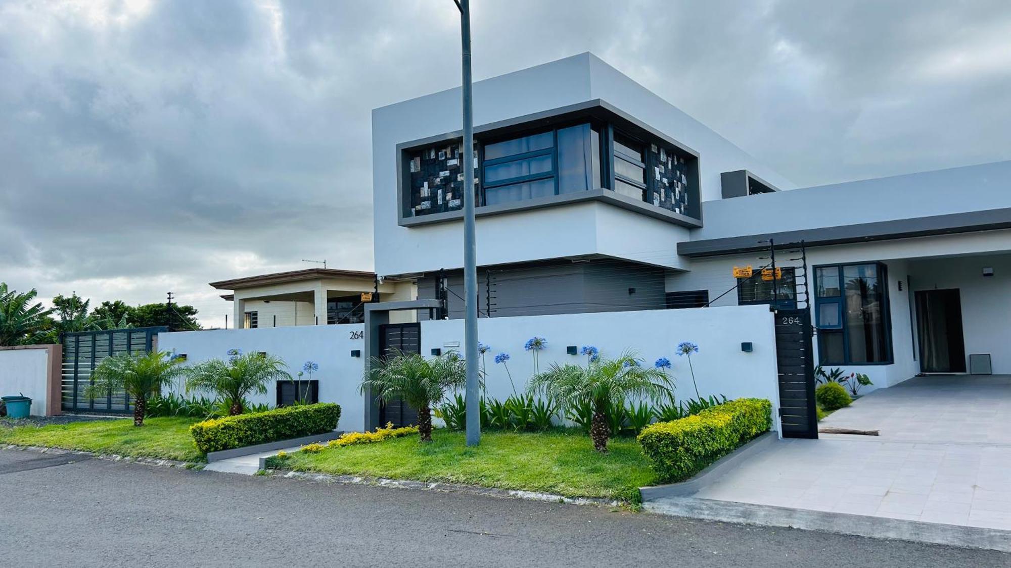 Palmeras - 4 Bedrooms Ac Modern Luxury *