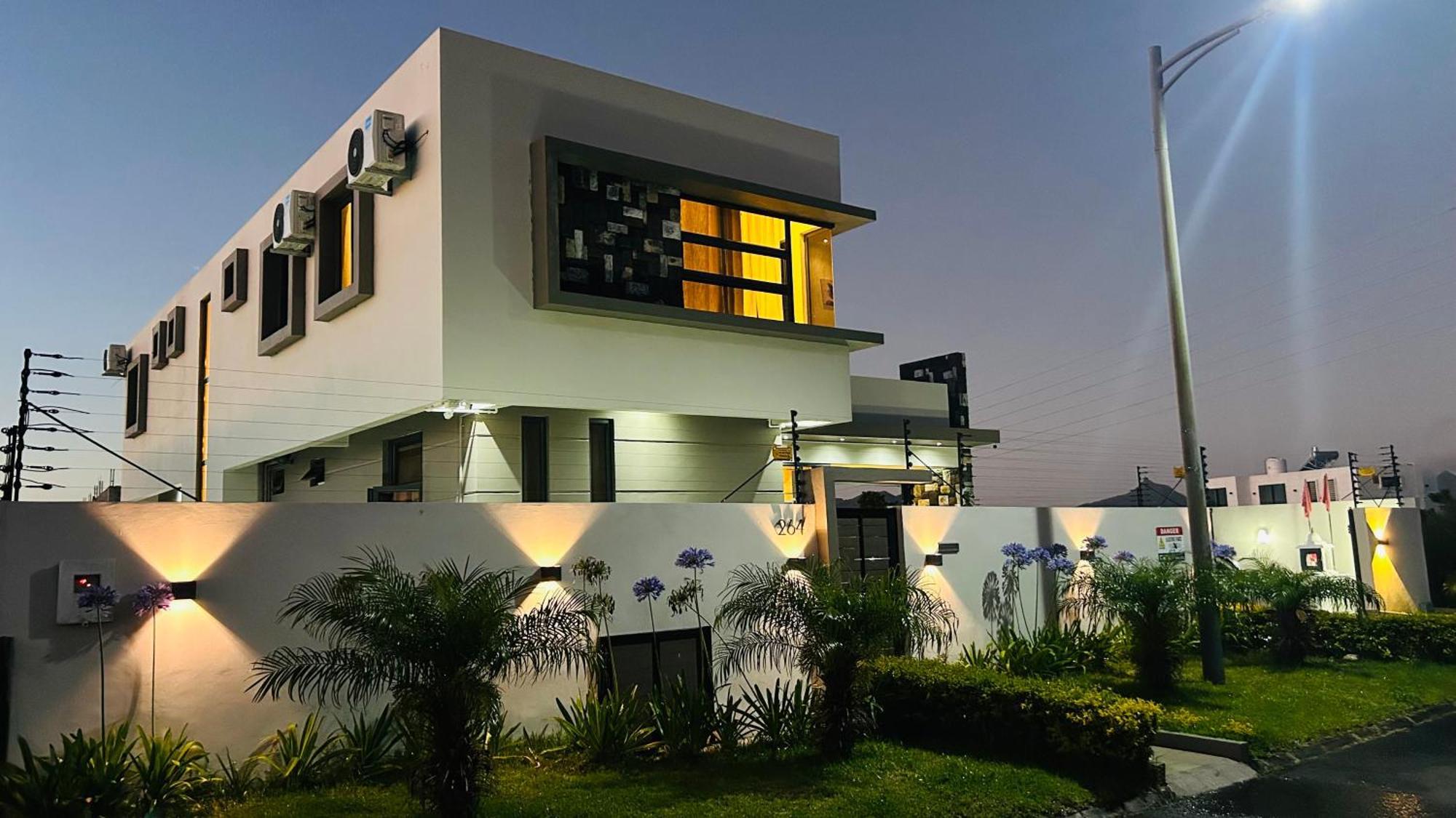 Casa de férias Palmeras - 4 Bedrooms Ac Modern Luxury *