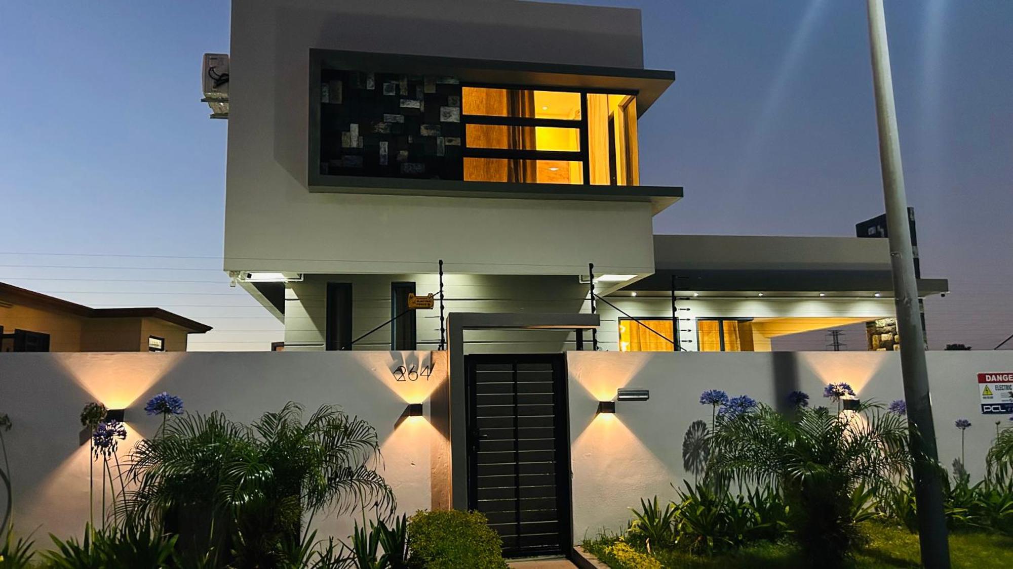 Casa de férias Palmeras - 4 Bedrooms Ac Modern Luxury