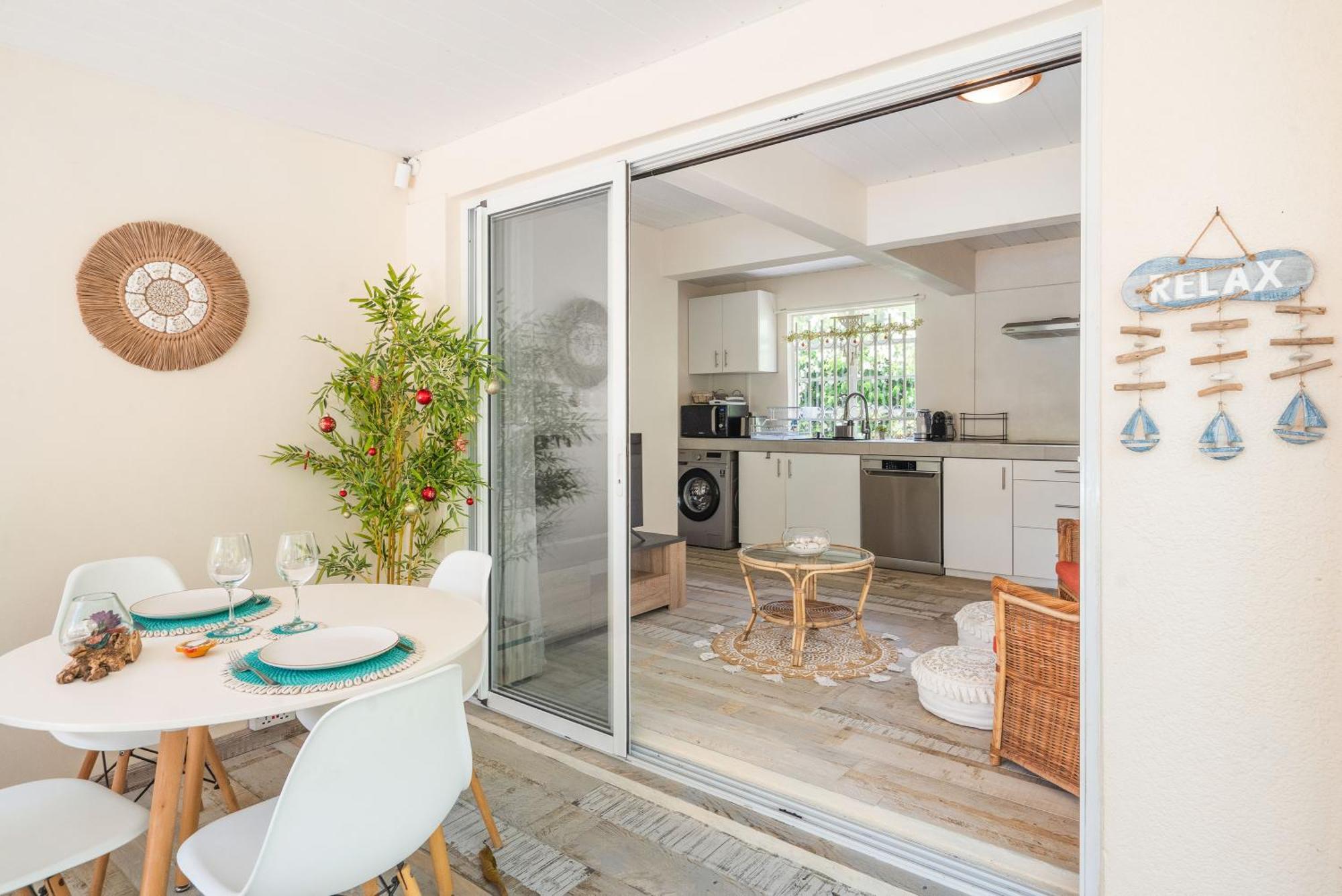 Lakaz Del Sol - Modern And Elegant With Luxurious Garden, Pool And Barbecue Area - Tourism Permit Certified Apartamento Tamarin