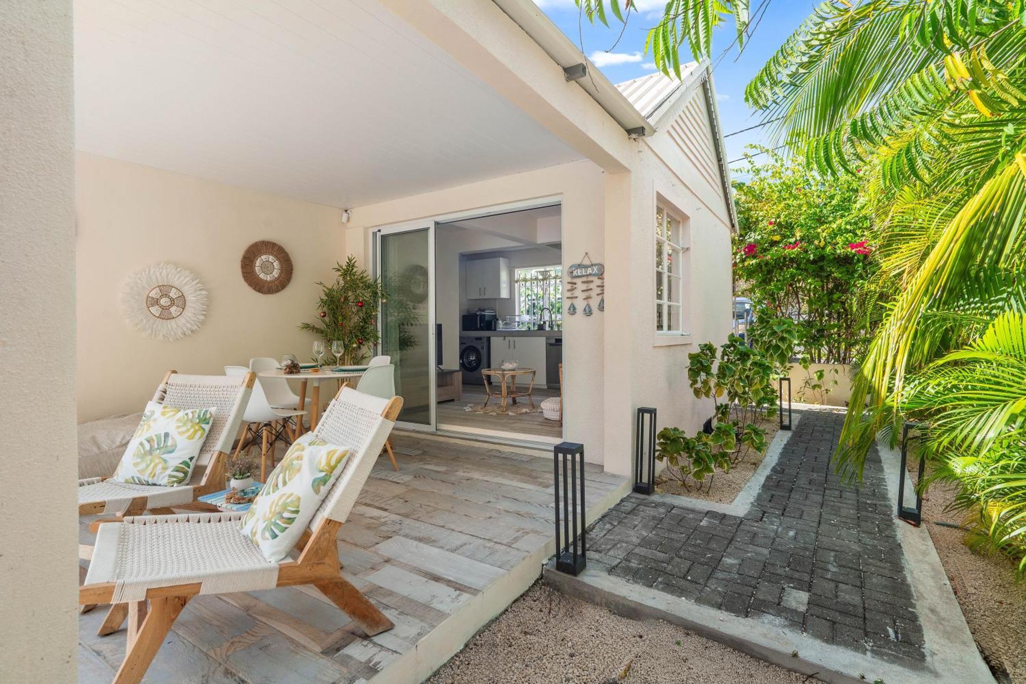 Lakaz Del Sol - Modern And Elegant With Luxurious Garden, Pool And Barbecue Area - Tourism Permit Certified Apartamento Tamarin