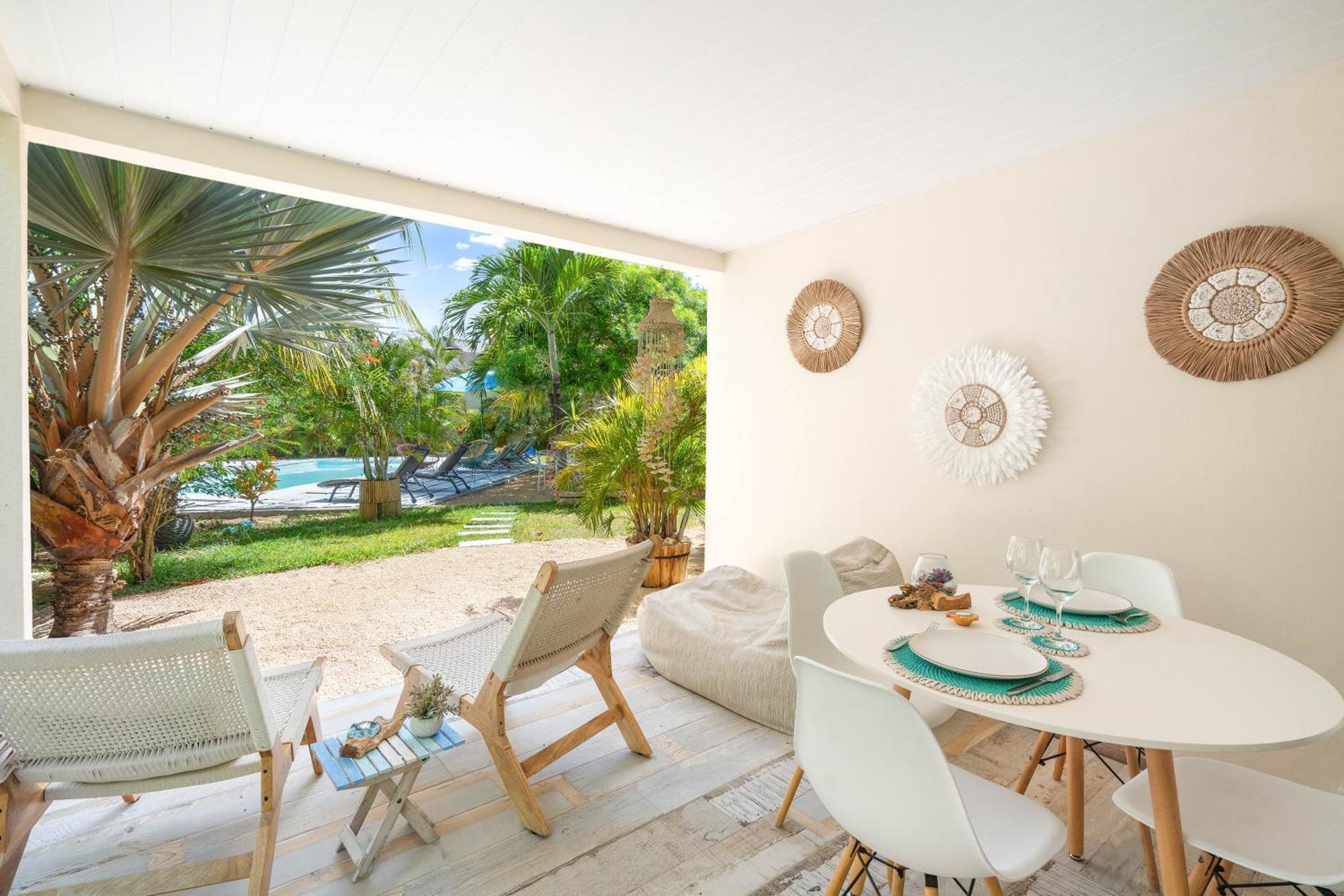 Lakaz Del Sol - Modern And Elegant With Luxurious Garden, Pool And Barbecue Area - Tourism Permit Certified *