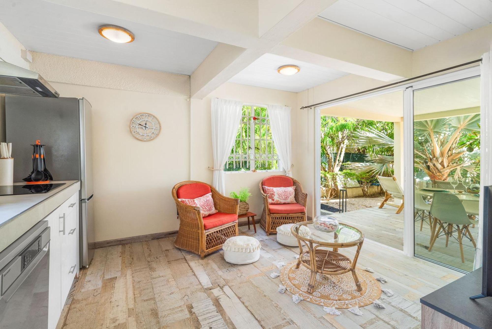 Apartamento Lakaz Del Sol - Modern And Elegant With Luxurious Garden, Pool And Barbecue Area - Tourism Permit Certified *