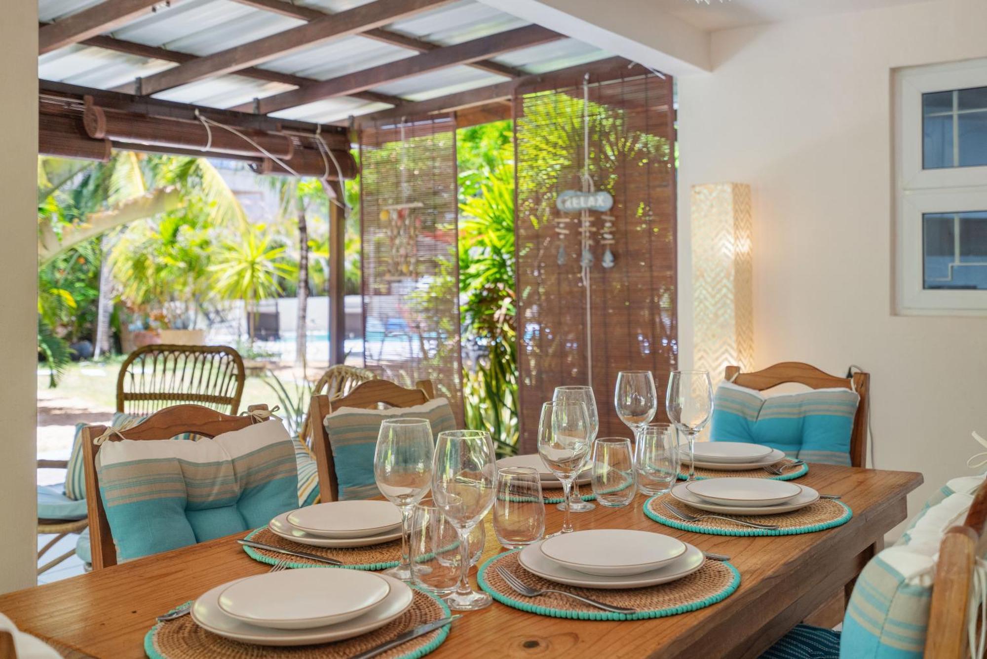 Lakaz Del Sol - Modern And Elegant With Luxurious Garden, Pool And Barbecue Area - Tourism Permit Certified *
