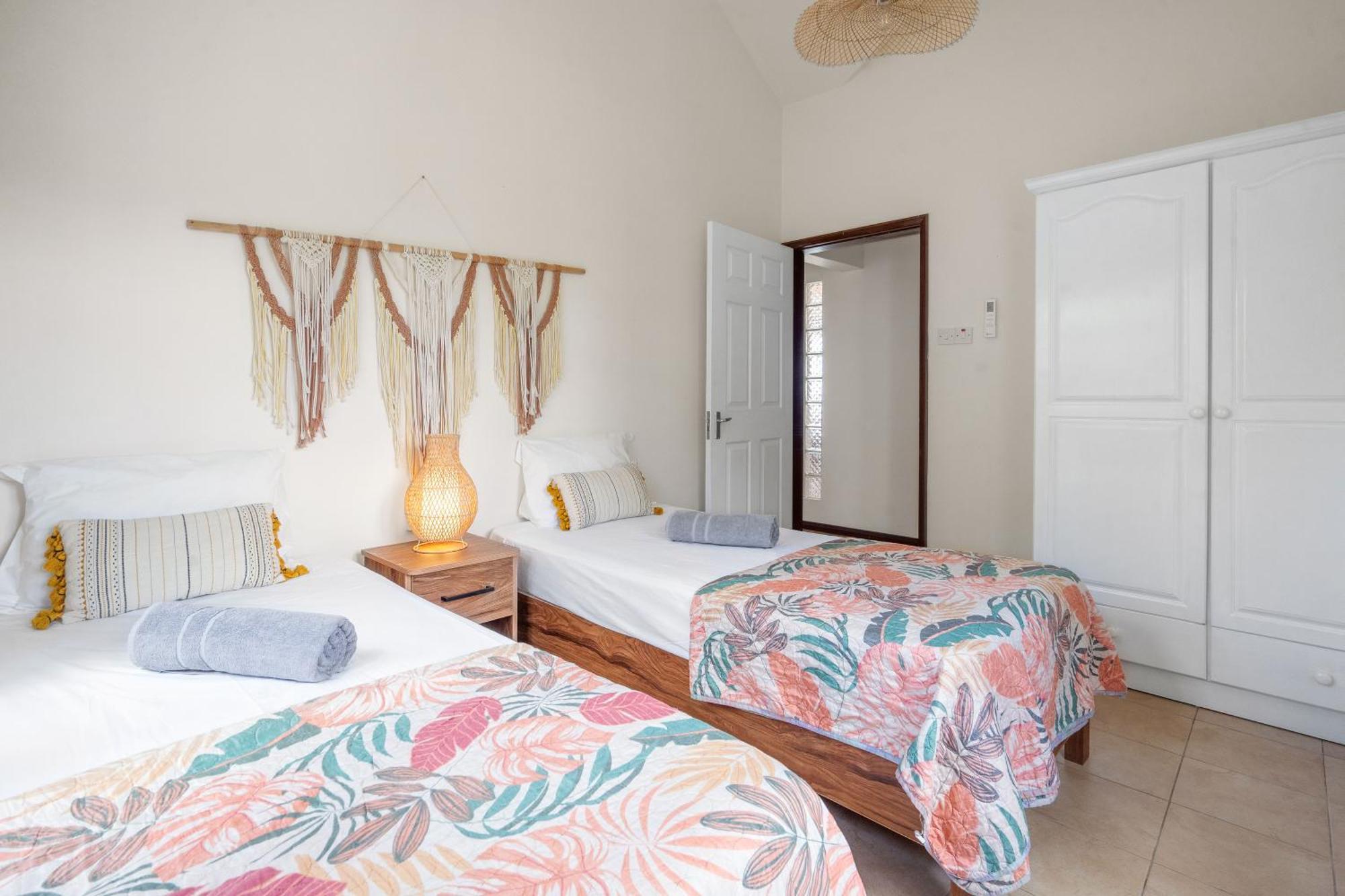 Apartamento Lakaz Del Sol - Modern And Elegant With Luxurious Garden, Pool And Barbecue Area - Tourism Permit Certified *