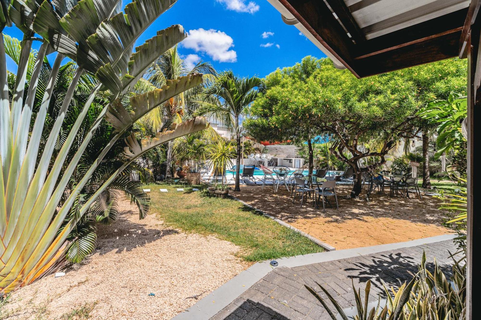 Lakaz Del Sol - Modern And Elegant With Luxurious Garden, Pool And Barbecue Area - Tourism Permit Certified Apartamento Tamarin