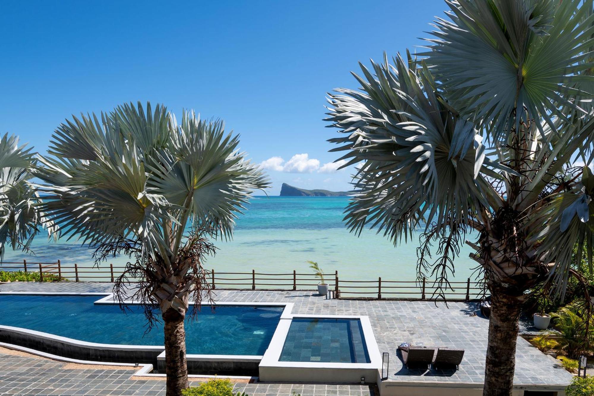 Luxury Lagon Beachfront Duplex, Coin De Mire View - 3 Bedrooms En Apartment