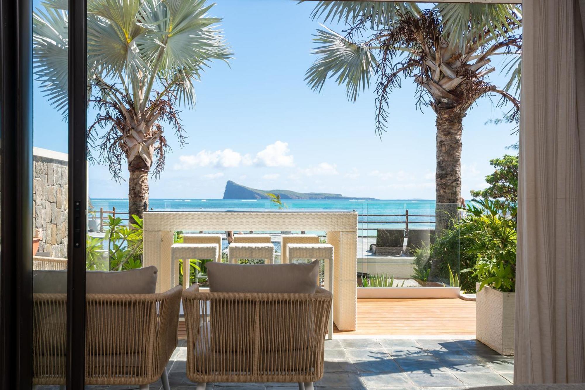 Luxury Lagon Beachfront Duplex, Coin De Mire View - 3 Bedrooms En Cap Malheureux