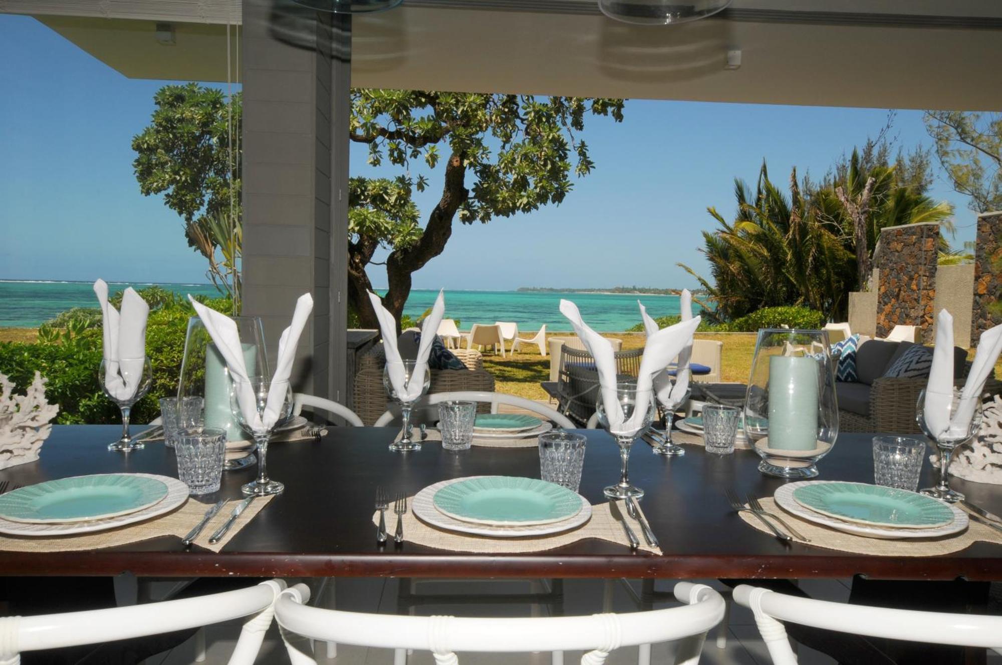 Beachfront & Pool *