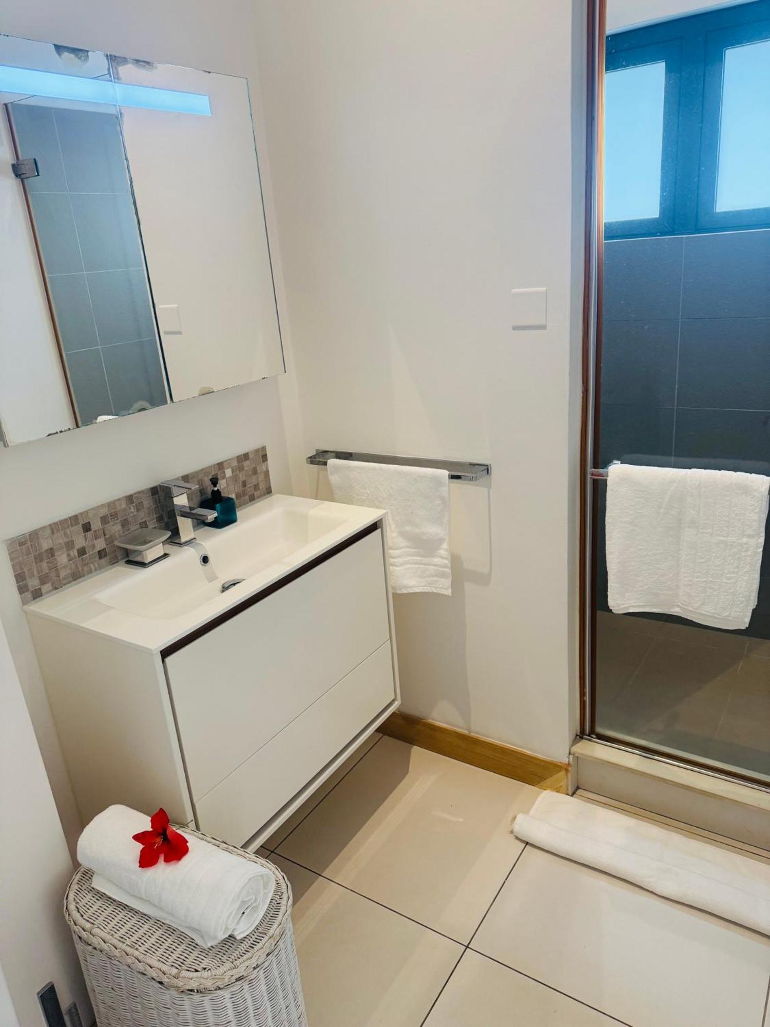 Apartment Latitude Luxury Seafront *