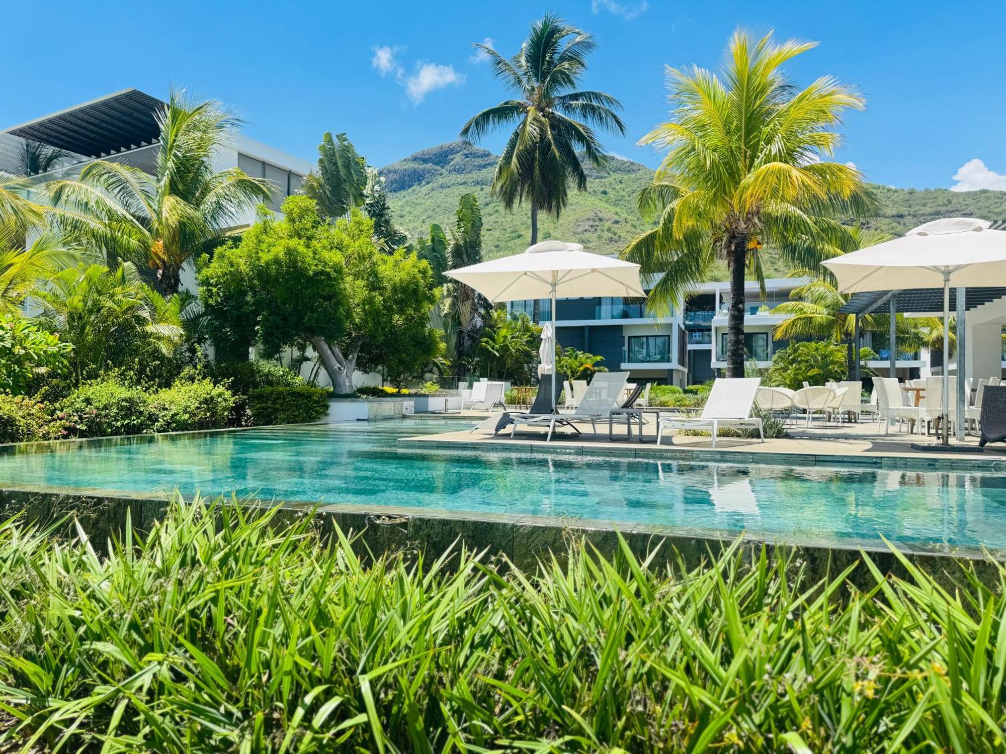 Latitude Luxury Seafront Riviere Noire